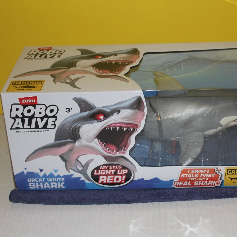 ZURU ROBO ALIVE GREAT WHITE SHARK         READ THE DESCRIPTION